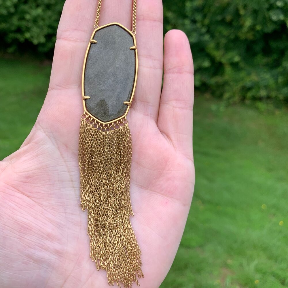 KENDRA SCOTT • Deanna Vintage Gold Long Pendant Necklace